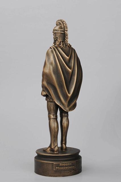 Արձանիկ Վարդան Մամիկոնյան