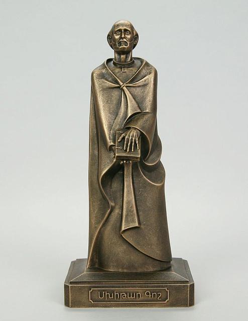 Արձանիկ  Մխիթար Գոշ