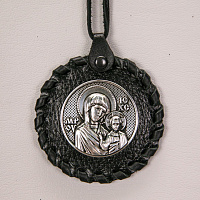 Կախազարդ Հիսուսի պատկերով. (հյուսած)