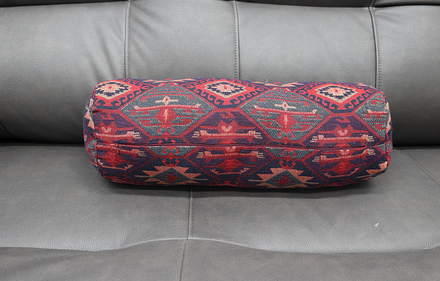 Բարձ - գլանաձև(№ 27)