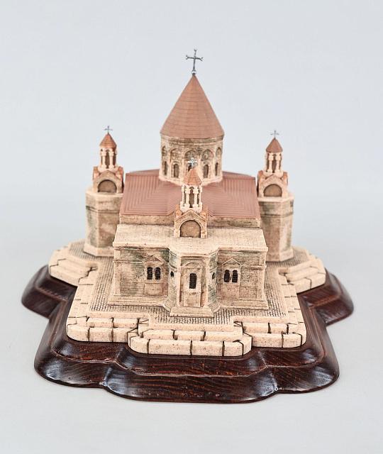 Էջմիածնի մայր տաճար  (ձեռքով նկարազարդված)