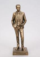 Արձանիկ Եղիշե Չարենց