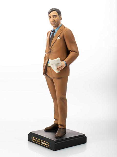  Արձանիկ Ֆրունզիկ (Մհեր) Մկրտչյան (ձեռքով նկարազարդված) 