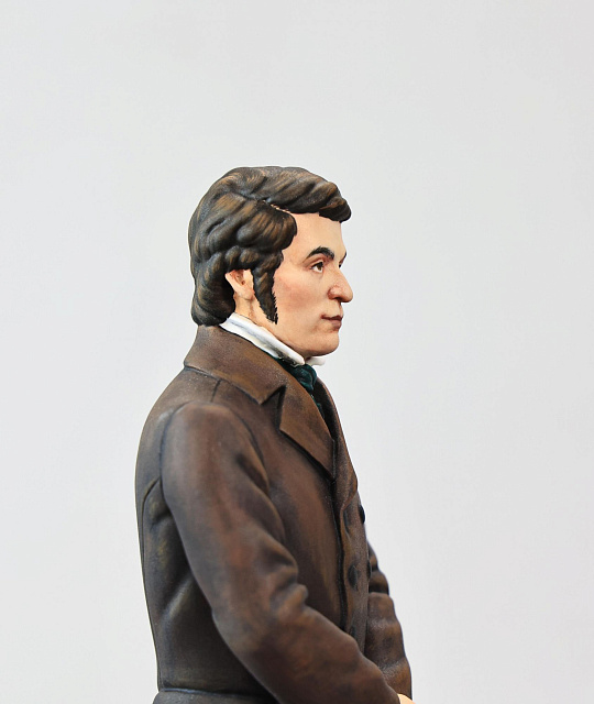 Արձանիկ  Խաչատուր Աբովյան (ձեռքով նկարազարդված)