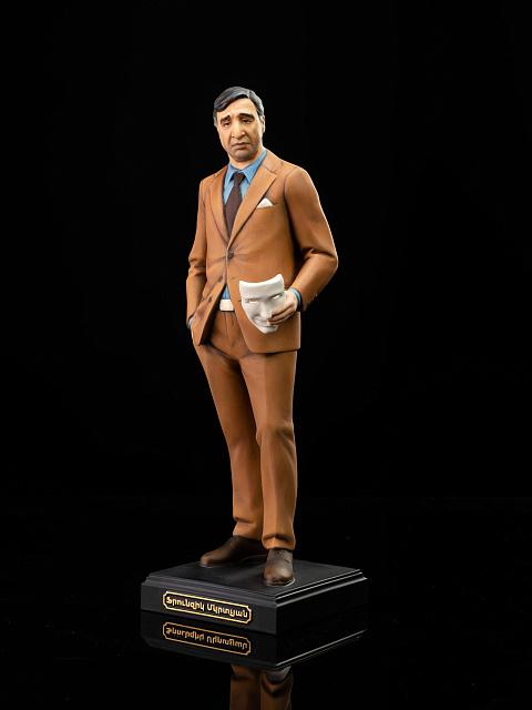  Արձանիկ Ֆրունզիկ (Մհեր) Մկրտչյան (ձեռքով նկարազարդված) 