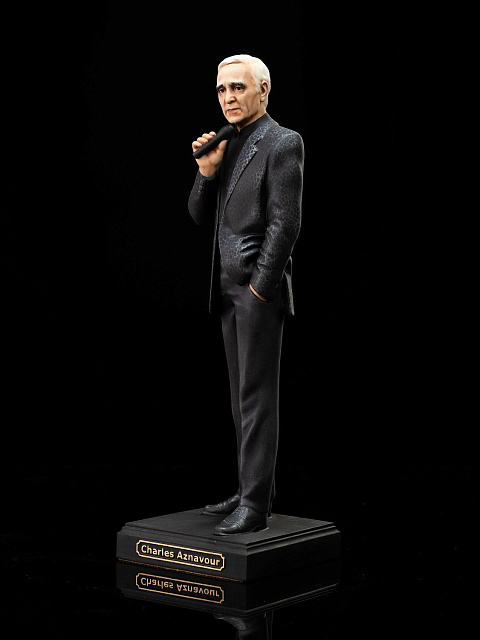 Արձանիկ Շառլ Ազնավուր (ձեռքով նկարազարդված)