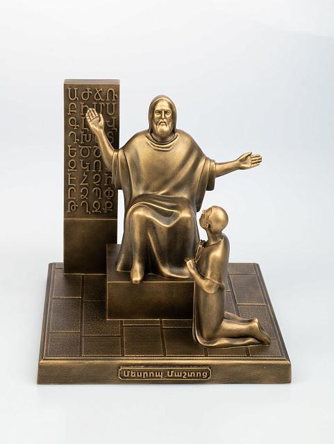 Արձանիկ Մեսրոպ Մաշտոց 