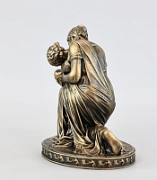 Արձանիկ Մայր և մանուկ