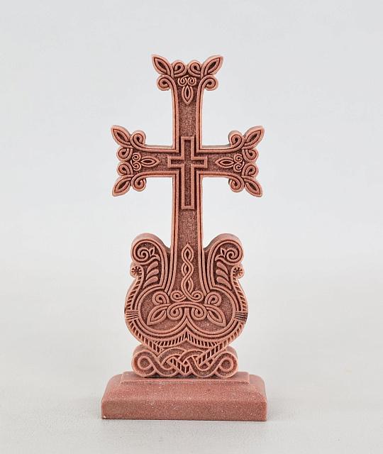 Խաչ պատվանդանով (տուֆի գույն)