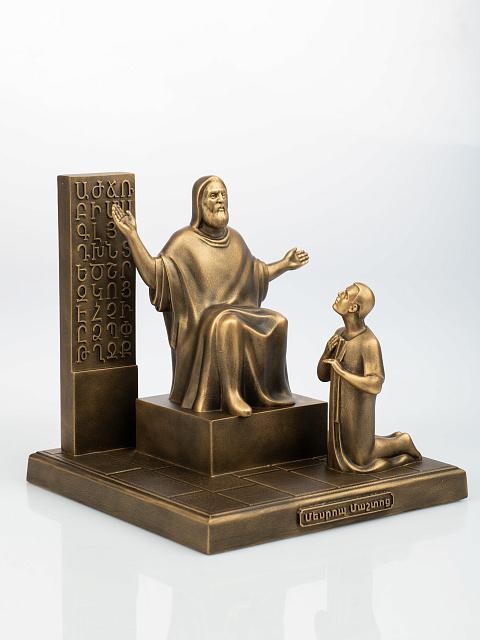 Արձանիկ Մեսրոպ Մաշտոց 