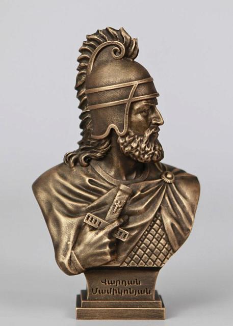 Կիսանդրի Վարդան Մամիկոնյան 
