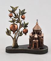 Սուրբ Հռիփսիմե եկեղեցի և նռնենի