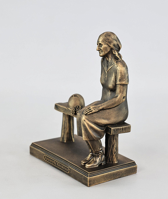 Արձանիկ Արշալույս Խանջյան