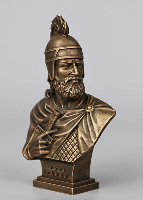 Կիսանդրի Վարդան Մամիկոնյան 