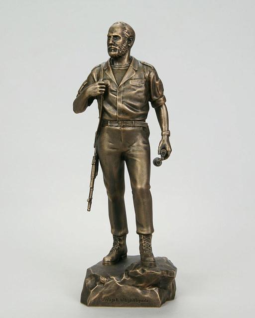 Արձանիկ Մոնտե (Ավո) Մելքոնյան