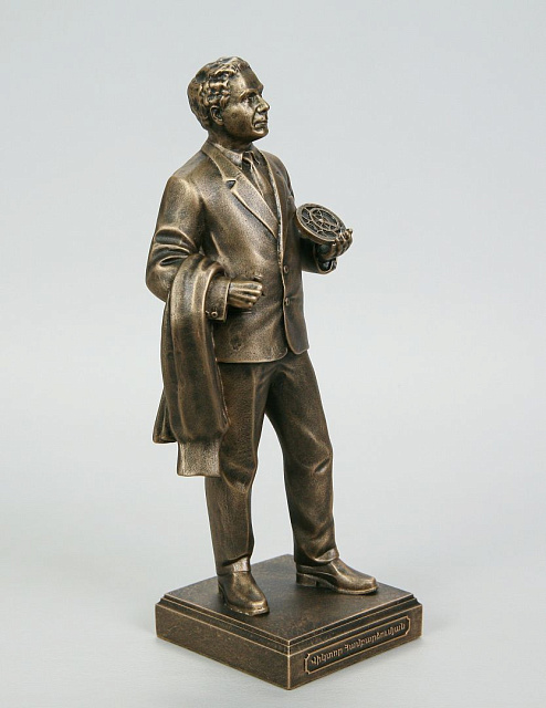 Արձանիկ Վիկտոր Համբարձումյան