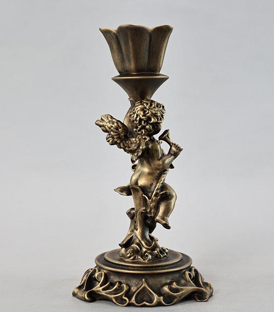 Մոմակալ հրեշտակով (ձախ) գույն․ բրոնզ