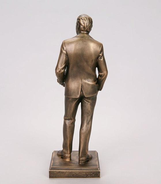  Արձանիկ Ֆրունզիկ (Մհեր) Մկրտչյան 