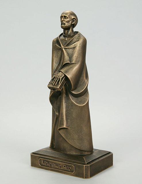 Արձանիկ  Մխիթար Գոշ