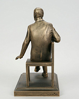 Արձանիկ Առնո Բաբաջանյան