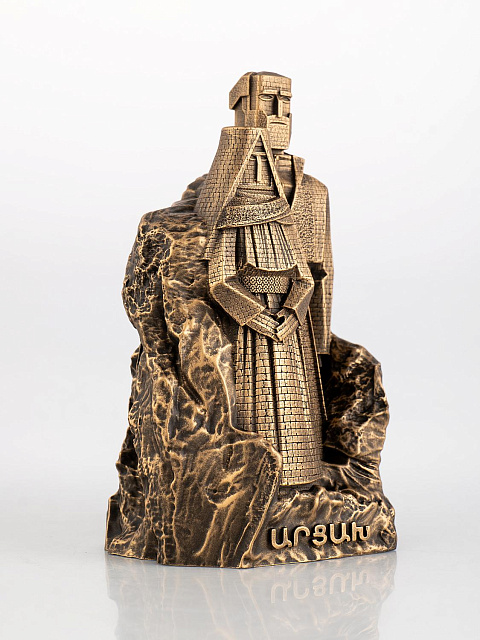 Արձանիկ Մենք ենք, մեր սարերը (Արցախ ամբողջ հասակով)