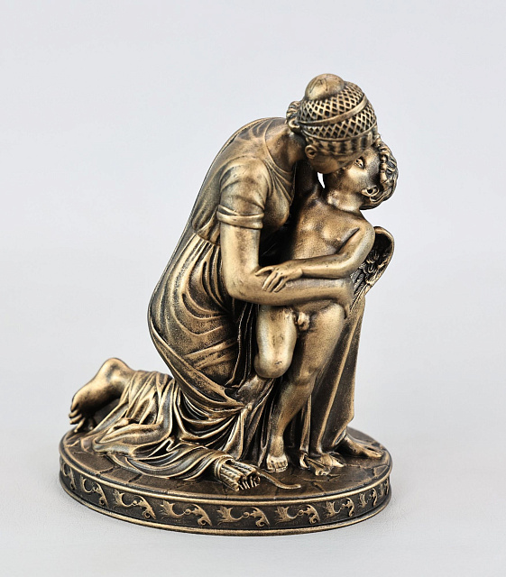 Արձանիկ Մայր և մանուկ