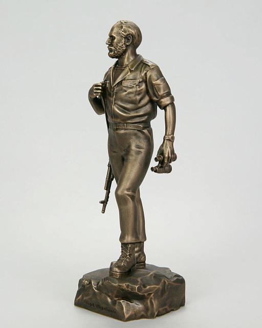 Արձանիկ Մոնտե (Ավո) Մելքոնյան