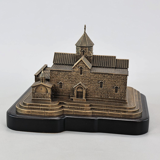  Սուրբ Գայանե Եկեղեցի