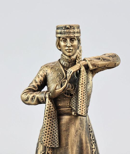 Քանդակ Պարուհի