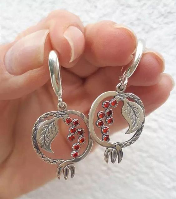 Ականջող նուռ (մետաղ)