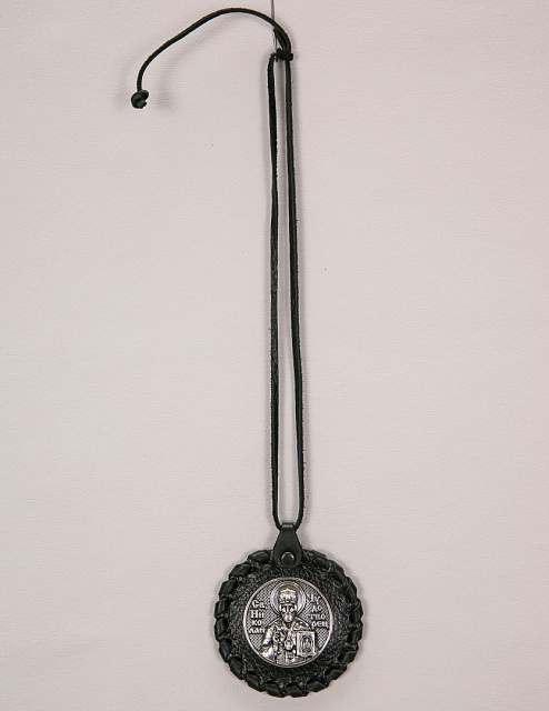 Կախազարդ Սուրբ Նիկողայոս Հրաշագործի պատկերով (հյուսած)