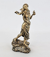 Արձանիկ  Ախթամար գլխաշորով