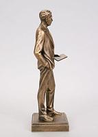 Արձանիկ Եղիշե Չարենց