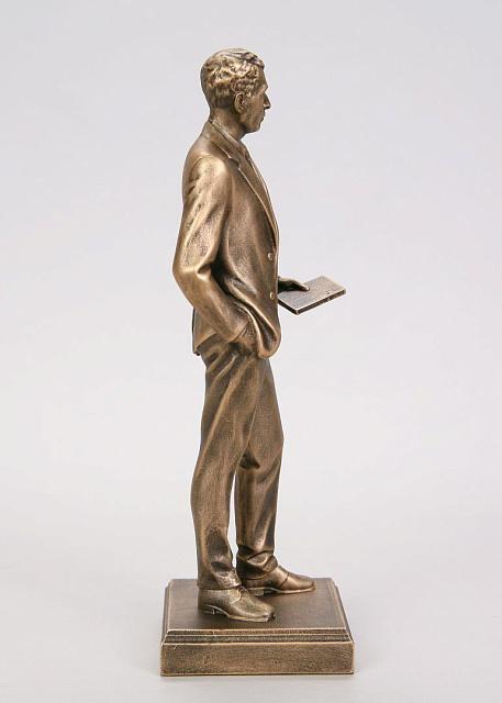 Արձանիկ Եղիշե Չարենց