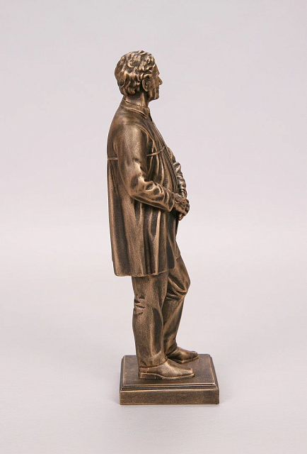 Արձանիկ Մարտիրոս Սարյան