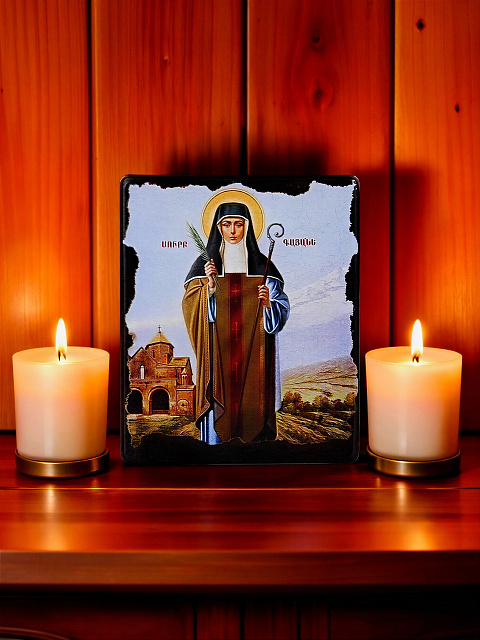 Սրբապատկեր  "Սուրբ Գայանե" փայտի հիմքի վրա