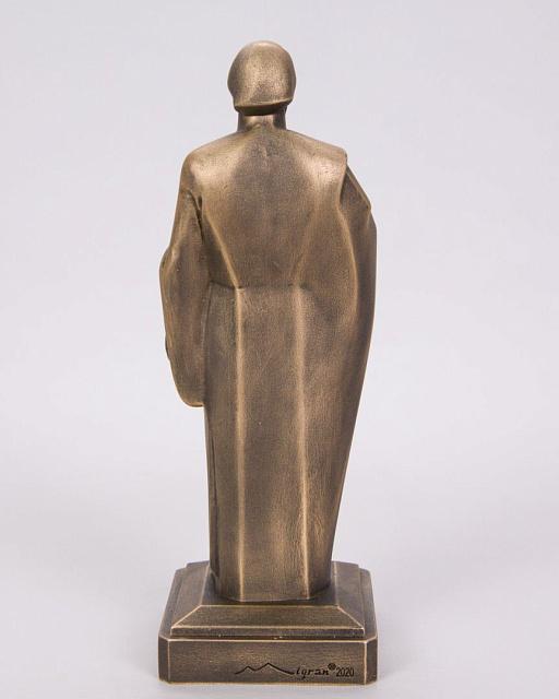 Արձանիկ  Մովսես Խորենացի