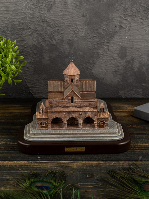 Սուրբ Գայանե Եկեղեցի  (ձեռքով նկարազարդված).